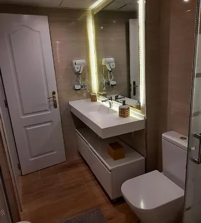 Impresionante Primera Linea De Playa, Bajondillo Appartement