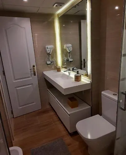 Impresionante Primera Linea De Playa, Bajondillo Lägenhet